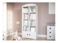 Librería infantil blanca decorada con corazones Myra