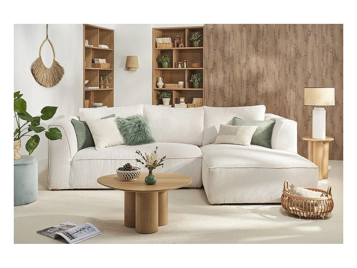 Mesa auxiliar de madera clara HOLLEN