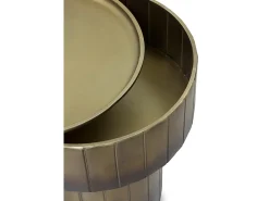 Mesa auxiliar de metal dorado