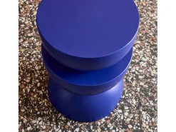 Mesa auxiliar o mesita de metal azul