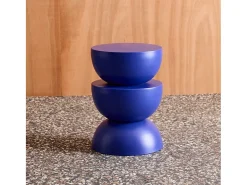 Mesa auxiliar o mesita de metal azul