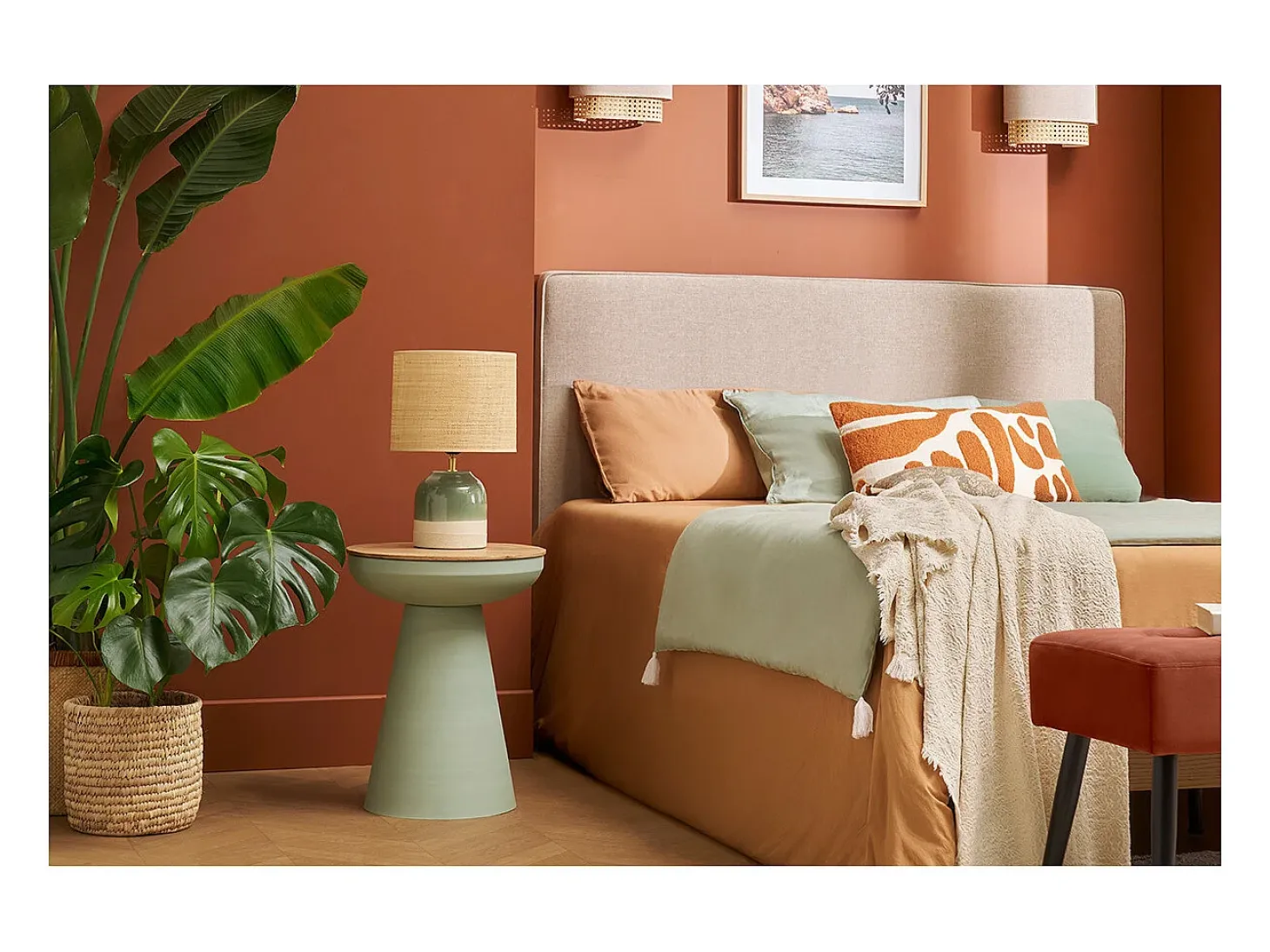 Mesa auxiliar redonda de diseño con almacenamiento en metal celadón y madera maciza de mango H52 cm TAM