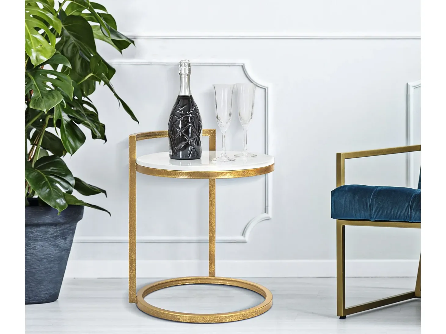 Mesa de centro y sofá redondo de metal dorado con superficie de mármol blanco Round