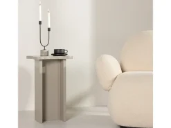 Mesa de rincón Molde beige.