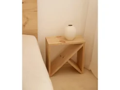 Mesita de madera maciza en tono roble oscuro de 50x50cm - STOKE - DECOWOOD
