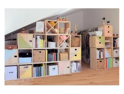Mueble de almacenamiento de pino macizo Dinamic con estante
