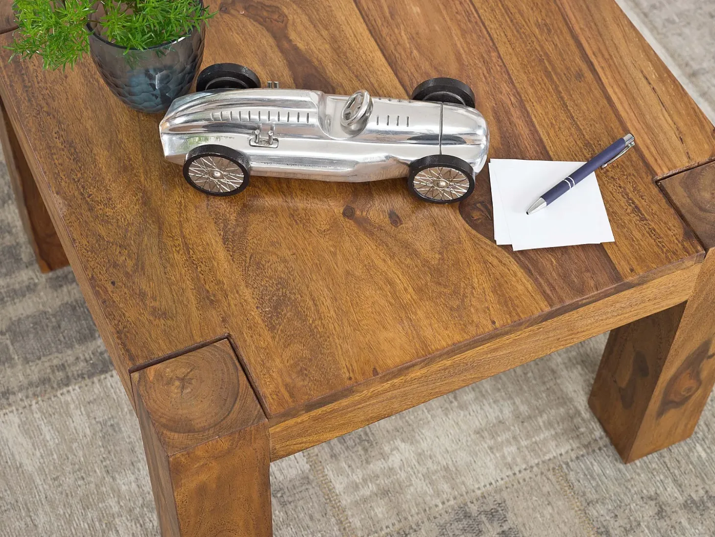 MUMBAI madera maciza sheesham de 60 cm de ancho mesa de salón diseño mesa auxiliar estilo casa de campo marrón oscuro