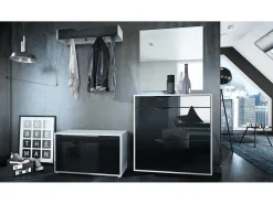 Perchero Kolmio 190 x 185 x 33 cm, cuerpo en blanco mate, frentes en Negro de alto brillo | Amplia selección de colores