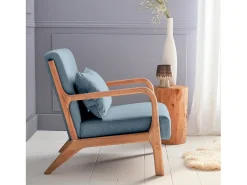 Sillón de diseño de madera y tela azul