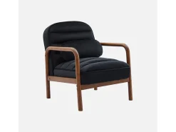 Sillón escandinavo de madera de hevea teñida de nogal y tela de