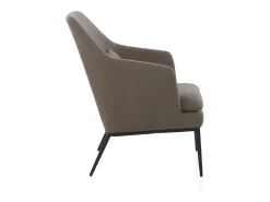 Sillón tapizado color topo con cojín y patas de metal negras