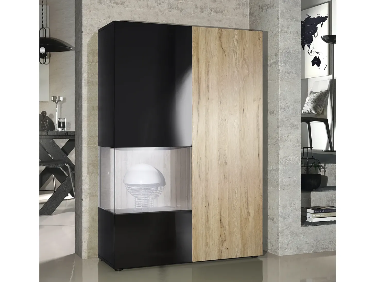 Vitrina Cómoda Morena, cuerpo en negro mate/ puerta derecha e inserción en roble natural con iluminación LED