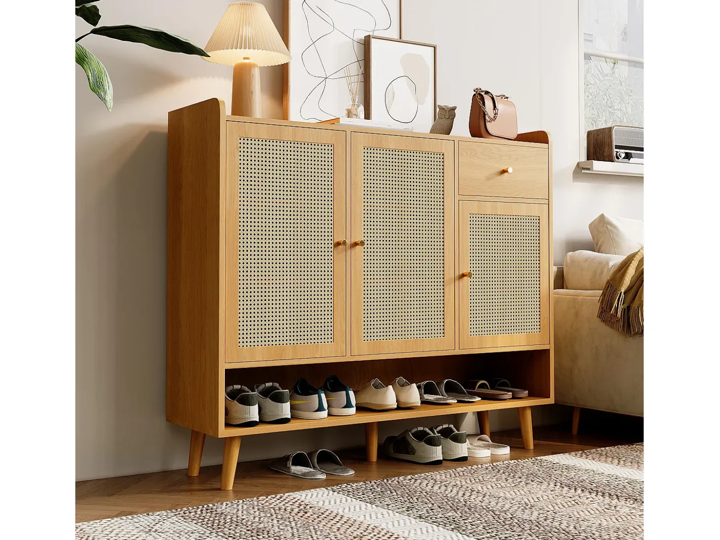 Zapatero natural con 3 puertas de ratán y 1 cajón, tirador de metal 120x35x106cm
