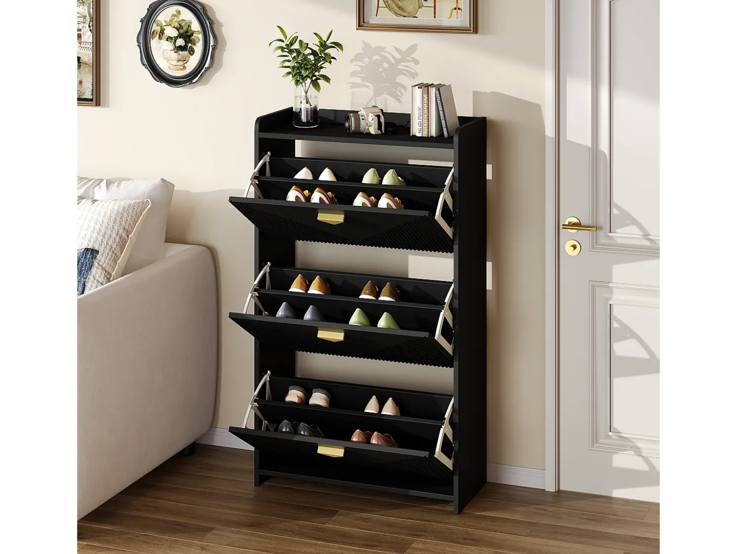 Zapatero negro con 3 puertas abatibles y 6 compartimentos