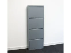 Zapatero Pisa de 4 puertas en gris metalizado. Se entrega montado.